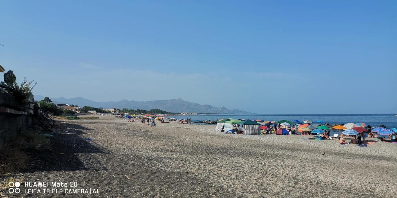 דירות מסקלי Sea Garden, Fronte Mare Con Piscina מראה חיצוני תמונה
