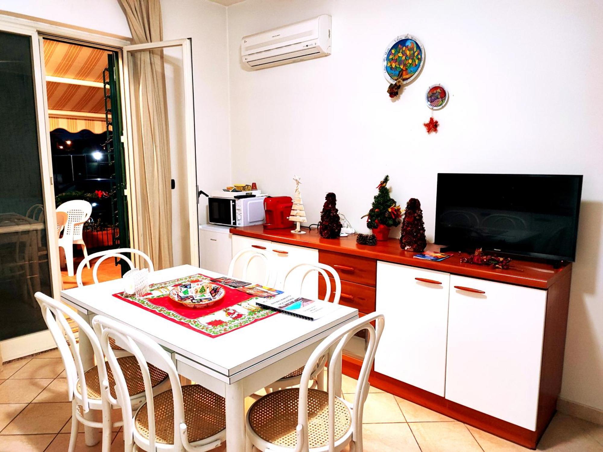 דירות מסקלי Sea Garden, Fronte Mare Con Piscina מראה חיצוני תמונה